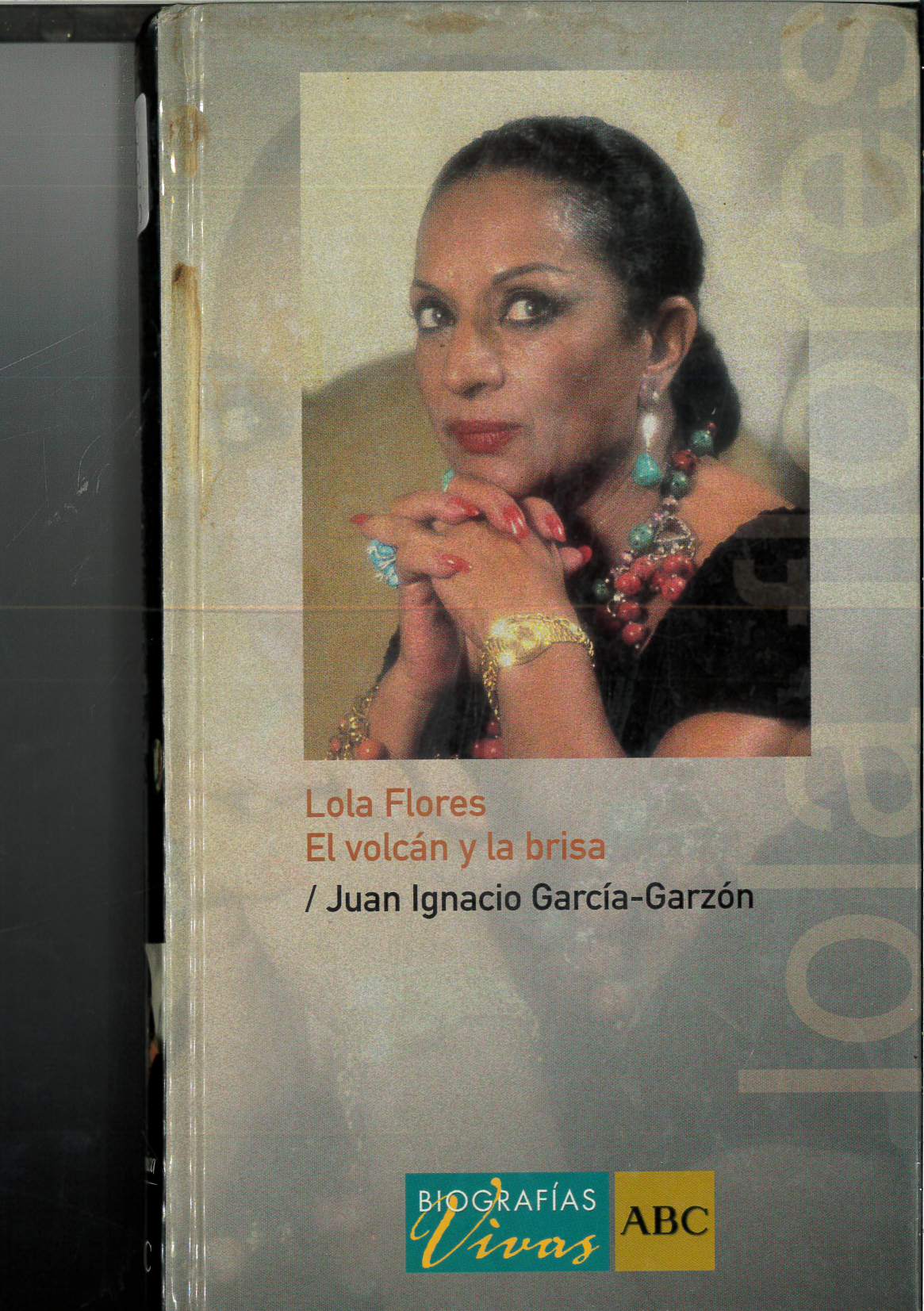 Lola Flores. El volcán y la brisa