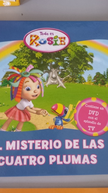 Todo es Rosie: El misterio de las cuatro plumas